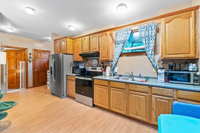 $860,000 | 148 Spiller Hill Road, Raymond, ME 04071