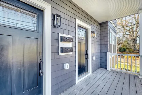 $879,900 | 114-116 West Wyoming Avenue, Unit 2, Melrose, MA 02176