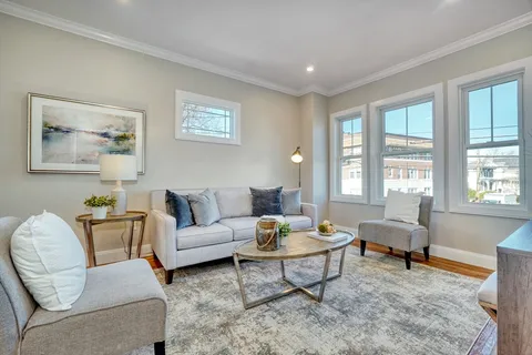 $879,900 | 114-116 West Wyoming Avenue, Unit 2, Melrose, MA 02176