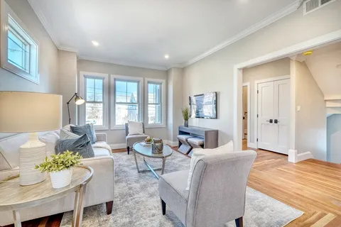 $879,900 | 114-116 West Wyoming Avenue, Unit 2, Melrose, MA 02176