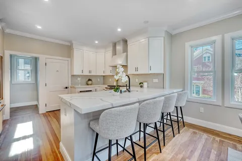 $879,900 | 114-116 West Wyoming Avenue, Unit 2, Melrose, MA 02176