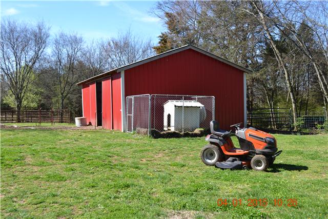 190 Logue Road Mount Juliet, TN 37122 - Photo 8 of 11 RED BARN AND ROUND PEN FOR THE HORSES...ROUND PEN CAN STAY OR NOT.