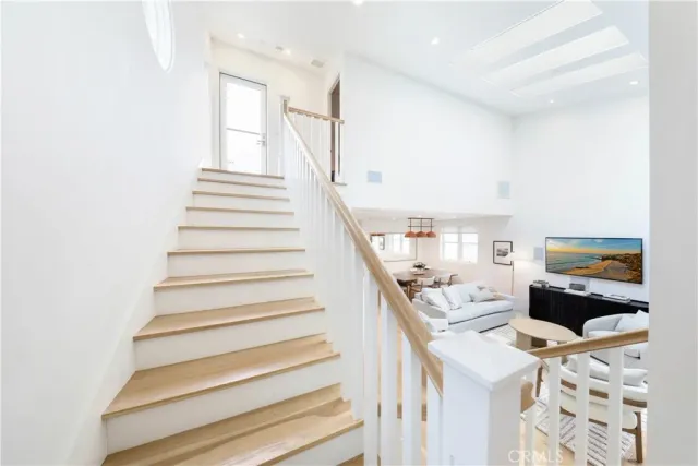 $12,995 | 519 Larkspur Avenue, Corona del Mar, CA 92625