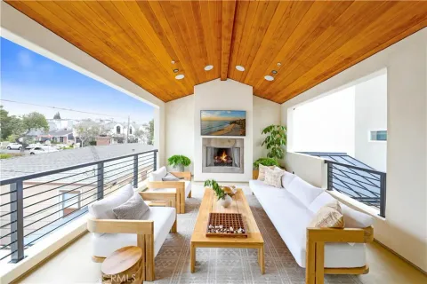 $12,995 | 519 Larkspur Avenue, Corona del Mar, CA 92625