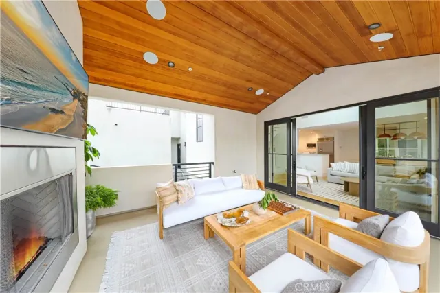 $12,995 | 519 Larkspur Avenue, Corona del Mar, CA 92625