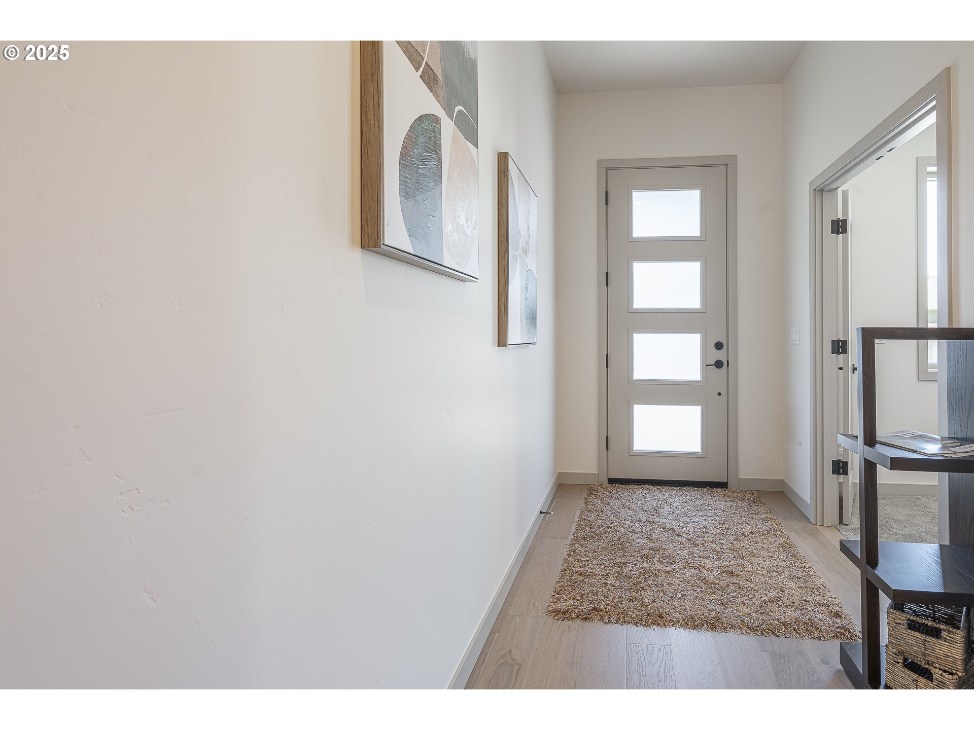 955 Oak Meadows Place Springfield, OR 97477 - Photo 2 of 37 a view of an entryway