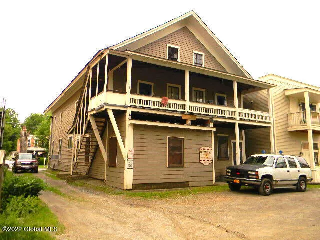 $299,000 | 17-23 East Main Street, Cambridge, NY 12816