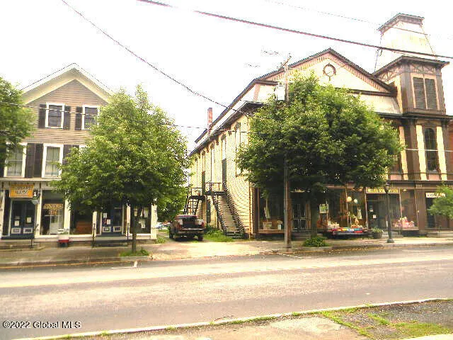 $299,000 | 17-23 East Main Street, Cambridge, NY 12816