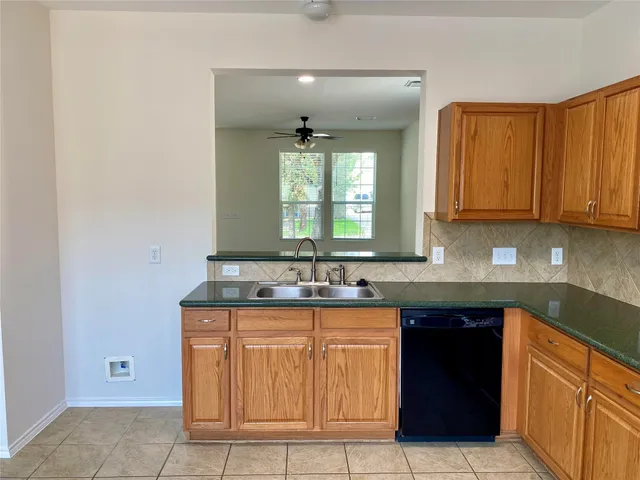 $1,725 | 29726 Sullivan Oaks Drive, Spring, TX 77386