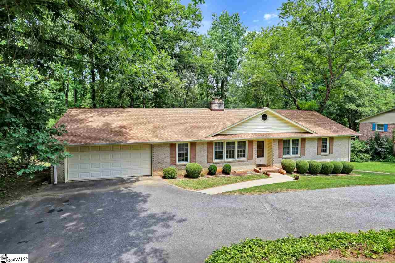 8 Hillbrook Road Taylors, SC 29687 - Photo 3 of 23 Gallery Image 3