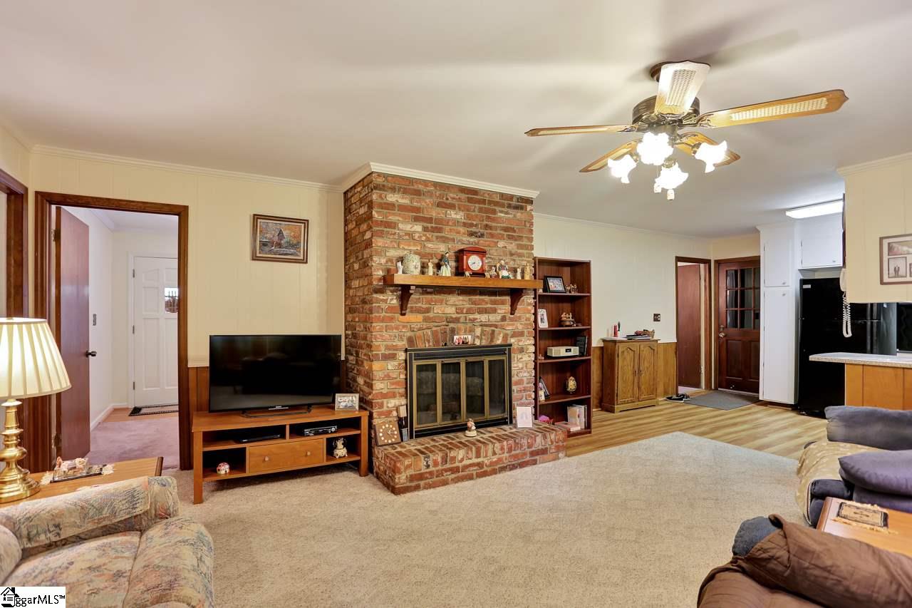 8 Hillbrook Road Taylors, SC 29687 - Photo 9 of 23 Gallery Image 9
