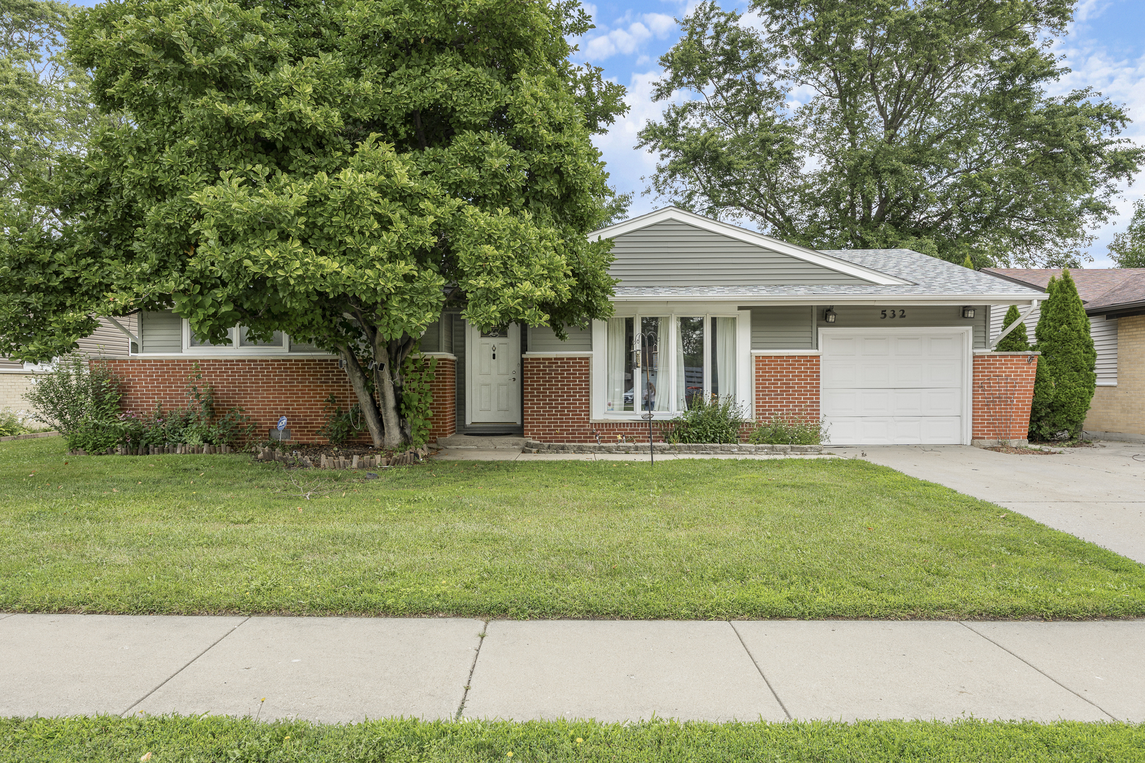 532 Landmeier Road Elk Grove Village, IL 60007 - Photo 1 of 21 Gallery Image 1