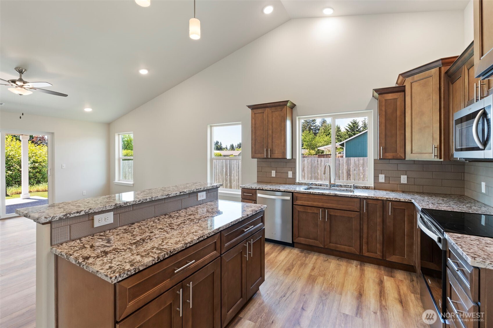 9609 179th Trail Southwest Rochester, WA 98579 - Photo 6 of 40