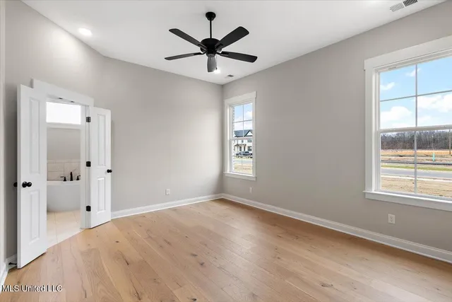 $374,900 | 726 Coahoma Court, Nesbit, MS 38651