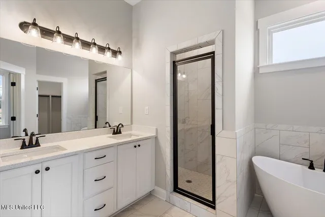 $374,900 | 726 Coahoma Court, Nesbit, MS 38651