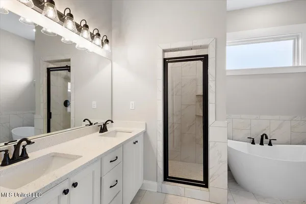 $375,900 | 726 Coahoma Court, Nesbit, MS 38651