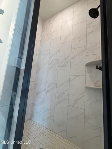 $374,900 | 726 Coahoma Court, Nesbit, MS 38651