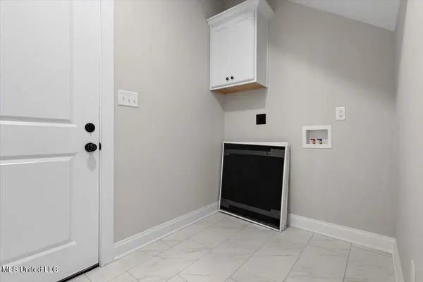 $375,900 | 726 Coahoma Court, Nesbit, MS 38651