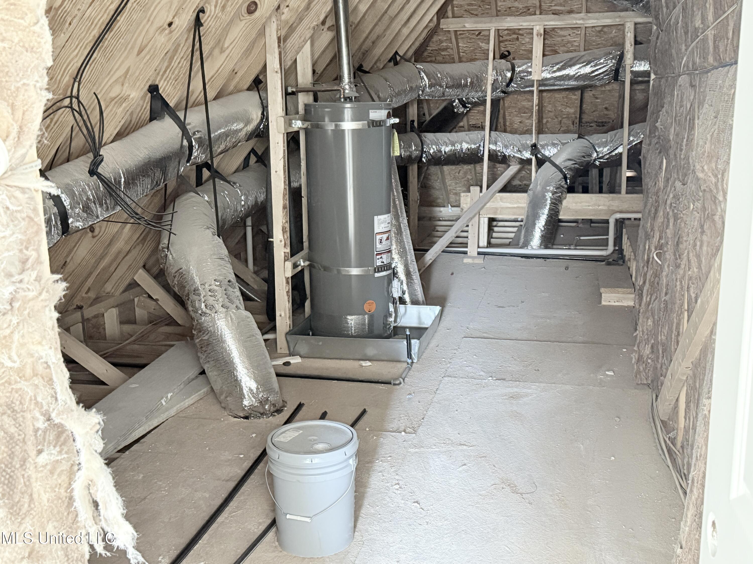 726 Coahoma Court Nesbit, MS 38651 - Photo 34 of 38 Attic