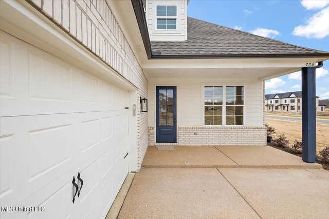 $374,900 | 726 Coahoma Court, Nesbit, MS 38651