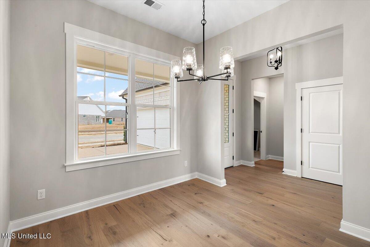 726 Coahoma Court Nesbit, MS 38651 - Photo 7 of 37 Arcola