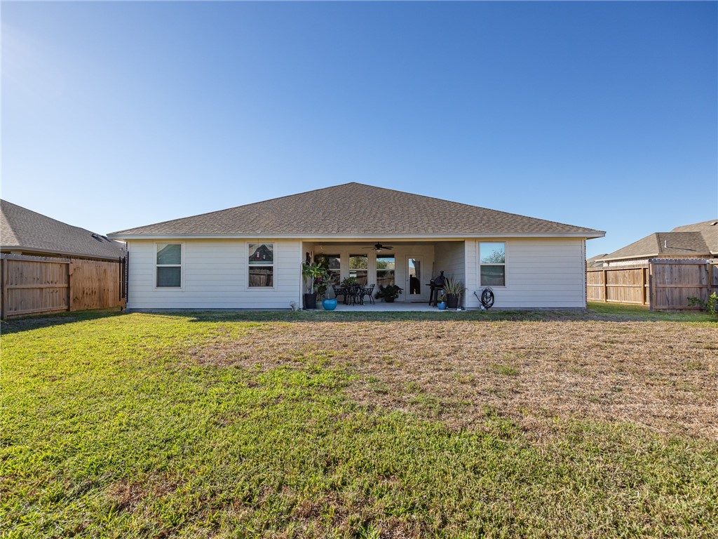 7938 Rancho Vista Boulevard East Corpus Christi, TX 78414 - Photo 4 of 37 Large Backyard