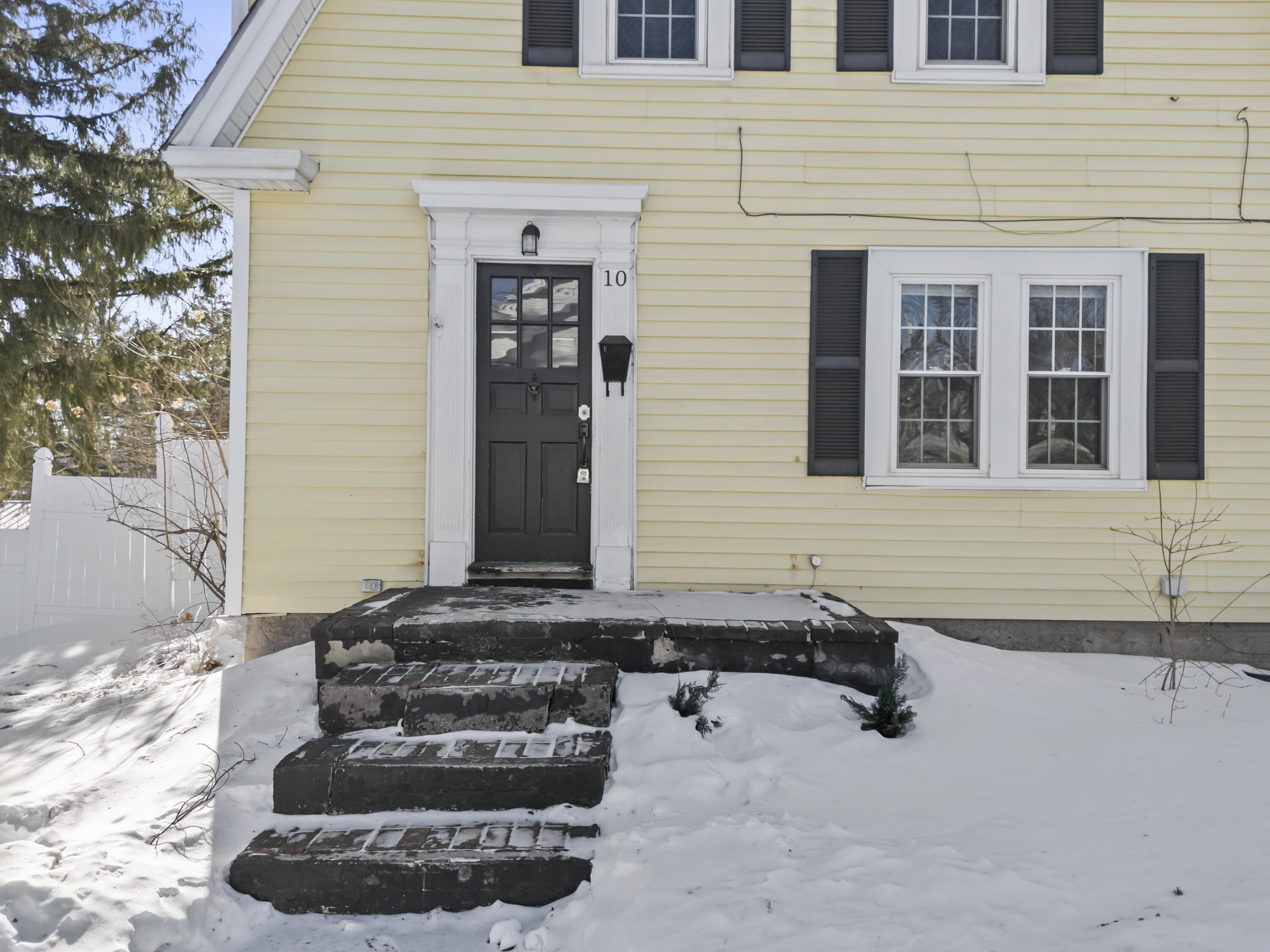 10 Walker Street Augusta, ME 04330 - Photo 4 of 63 10 Walker St_104