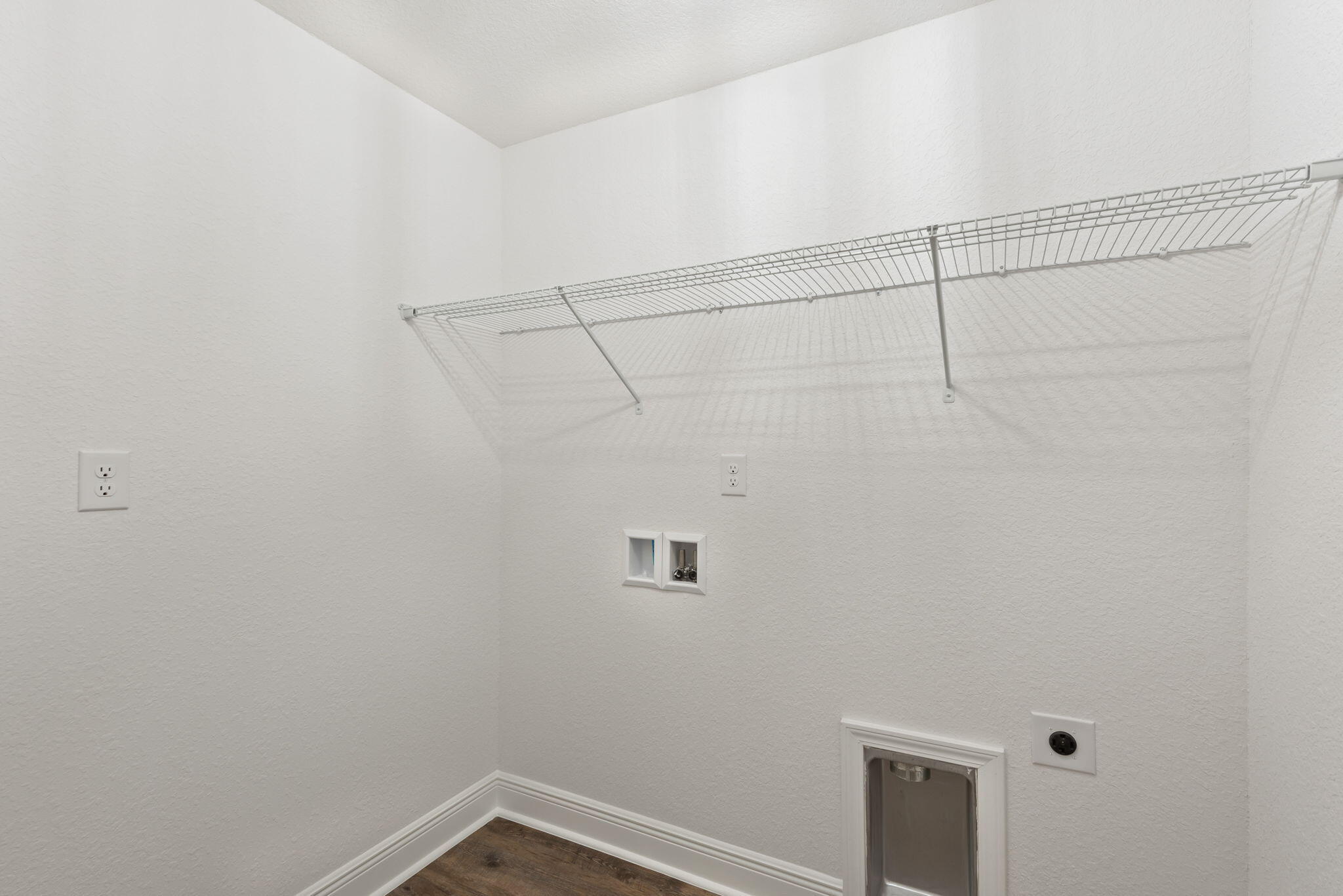 9250 Ridge Road Navarre, FL 32566 - Photo 25 of 39 Laundry Room