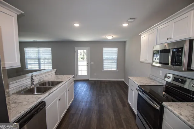 $1,675 | 107 Callaway Crescent, Statesboro, GA 30458