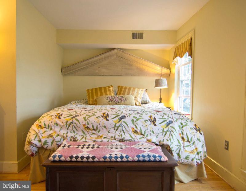 4117 Garfield Road Smithsburg, MD 21783 - Photo 22 of 30 Master Bedroom Main House