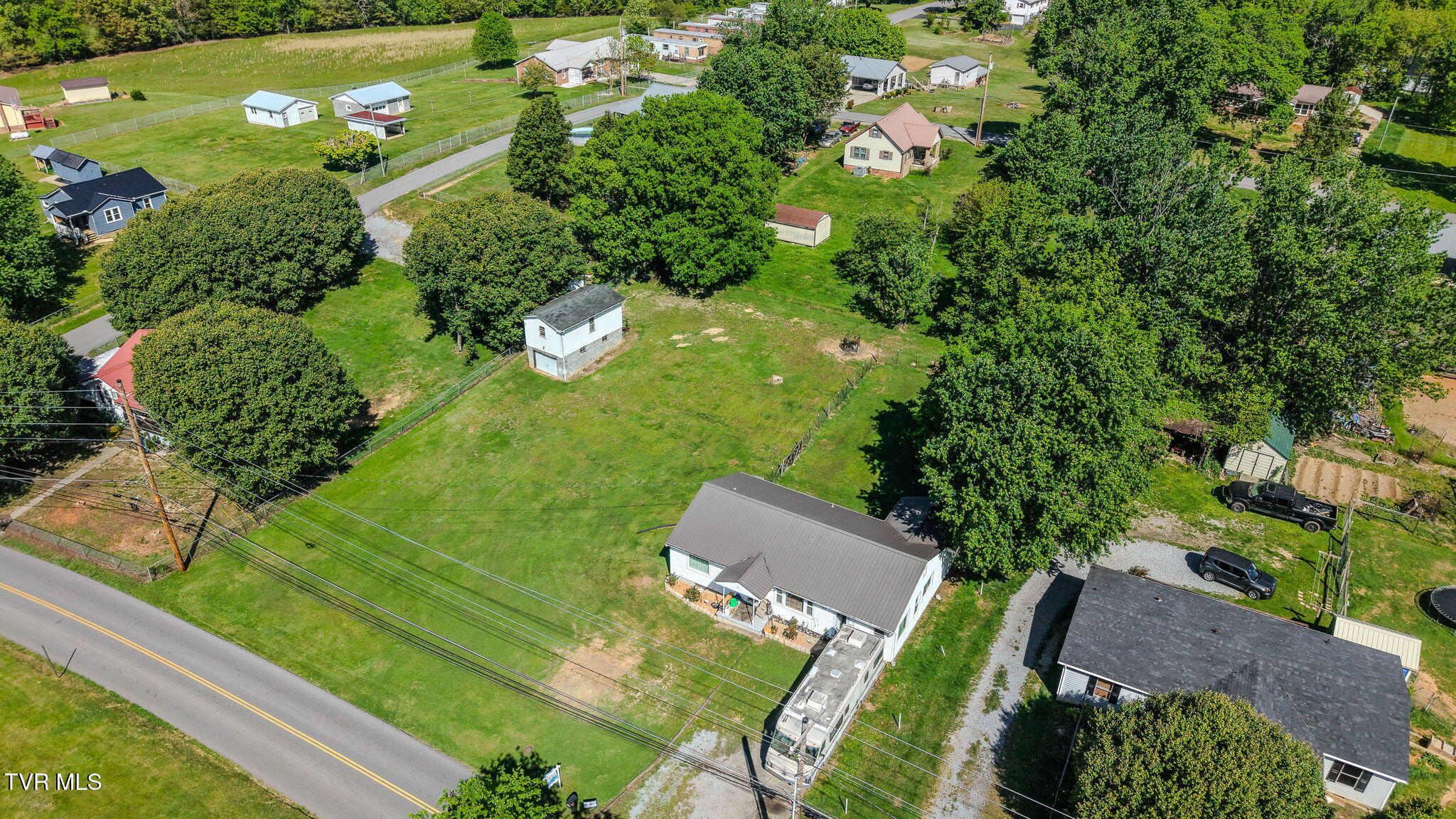 190 Debusk Road Greeneville, TN 37743 - Photo 26 of 27 27-web-or-mls-DJI_20260422104845_0033_D