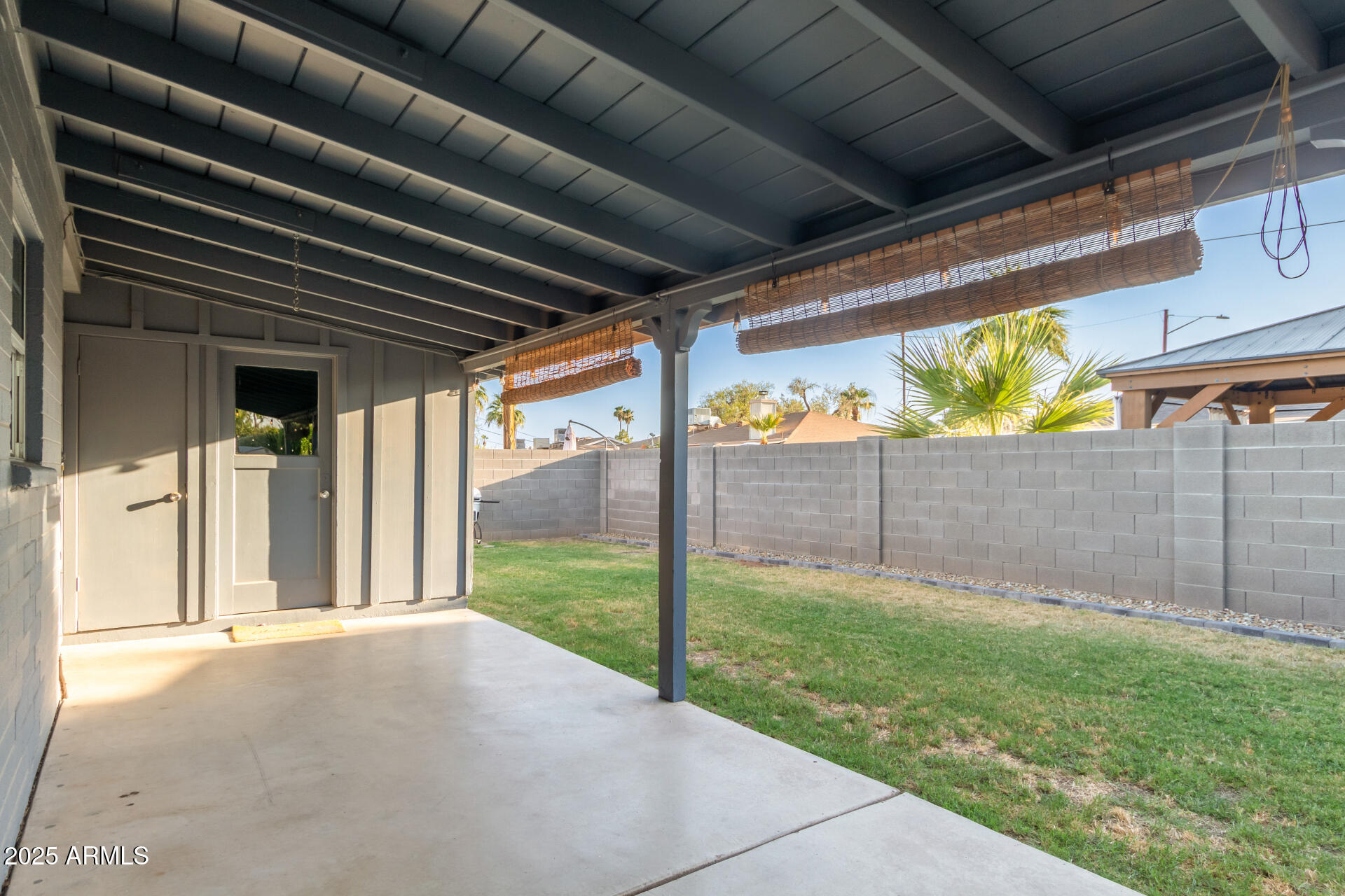 8912 North 17th Avenue Phoenix, AZ 85021 - Photo 18 of 33 a view of backyard with green space