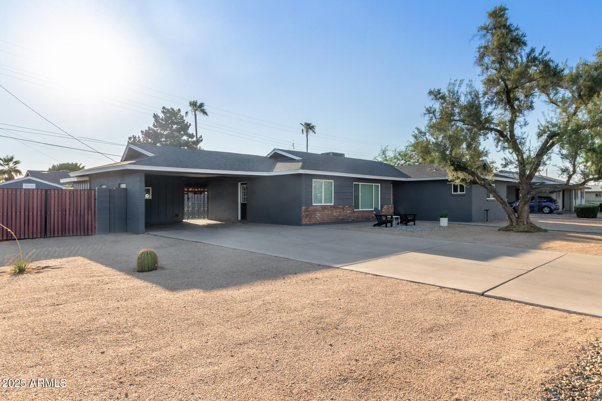 8912 North 17th Avenue Phoenix, AZ 85021 - Photo 6 of 33 a view of a house with a backyard
