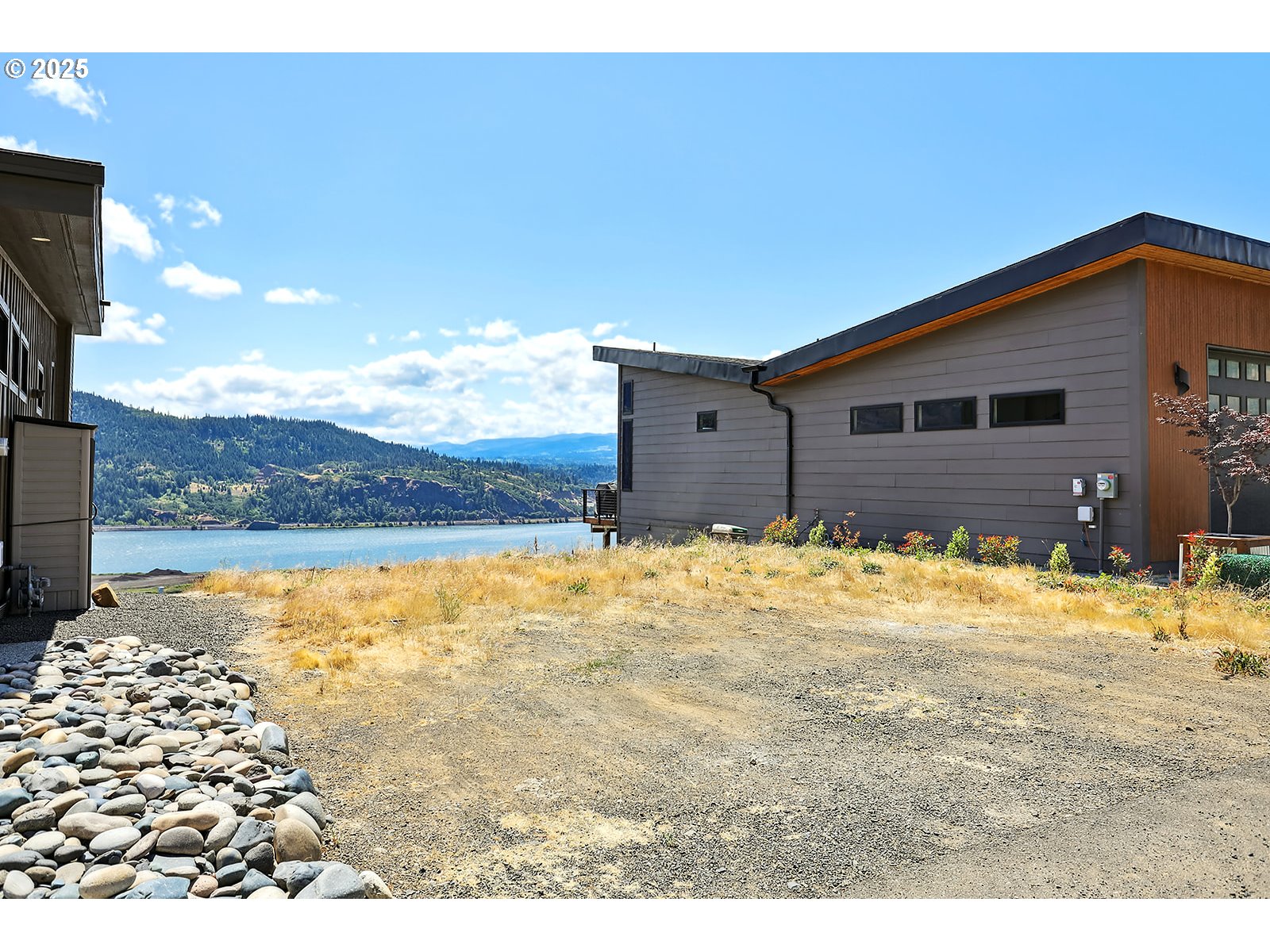 211 Eagle Rdg Drive White Salmon, WA 98672 - Photo 3 of 22