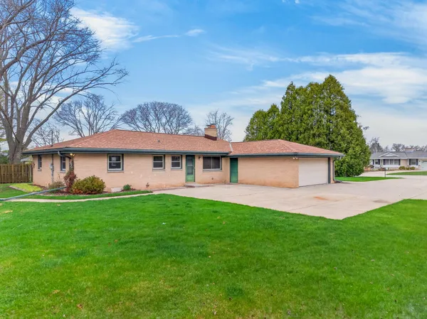 $495,000 | 17225 Penbrook Drive, Brookfield, WI 53045