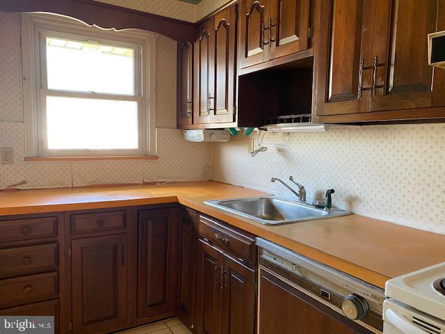123 Othoridge Road Lutherville-Timonium, MD 21093 - Photo 5 of 32 Lots of Light