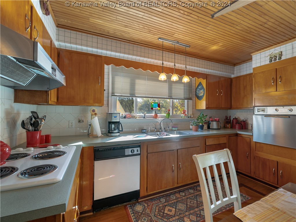 131 Chestnut Street Dunbar, WV 25064 - Photo 8 of 29 Gallery Image 8