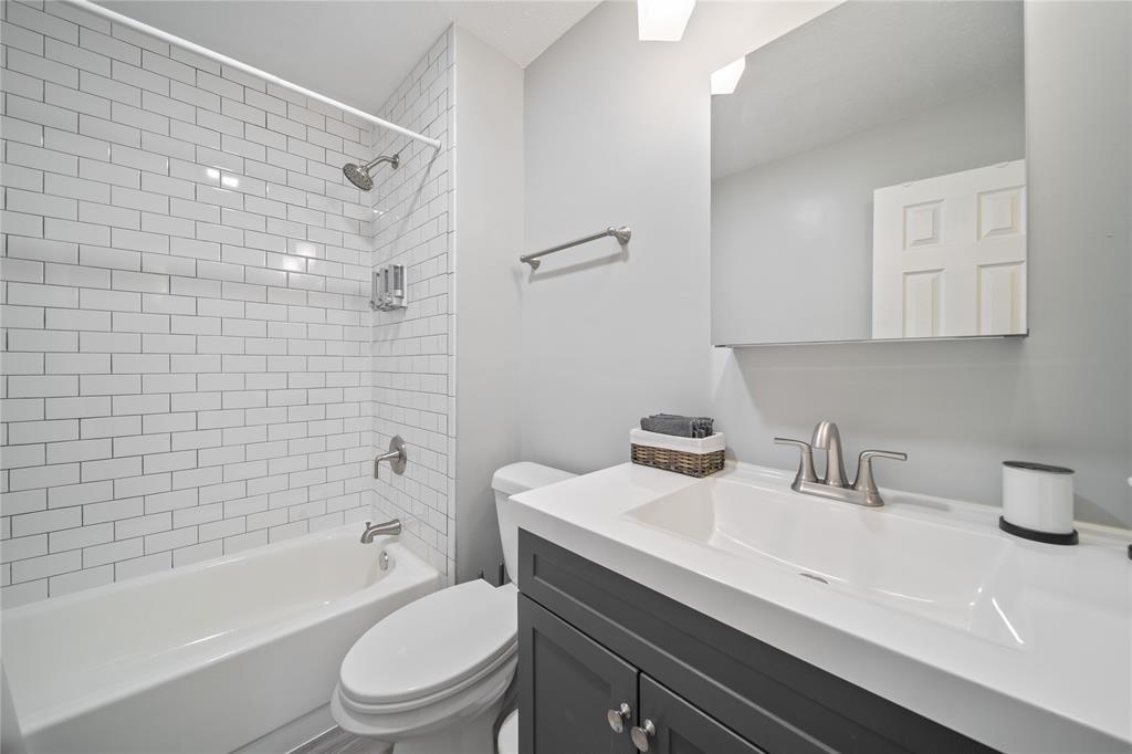 3381 Sam Rayburn Run Carrollton, TX 75007 - Photo 23 of 38