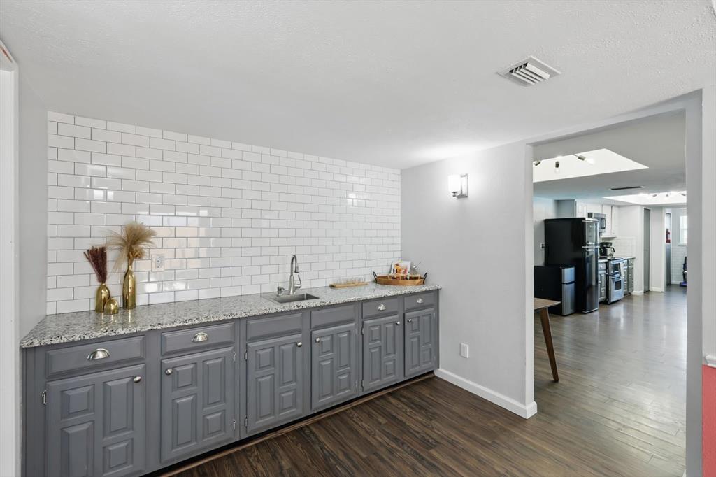 3381 Sam Rayburn Run Carrollton, TX 75007 - Photo 10 of 38