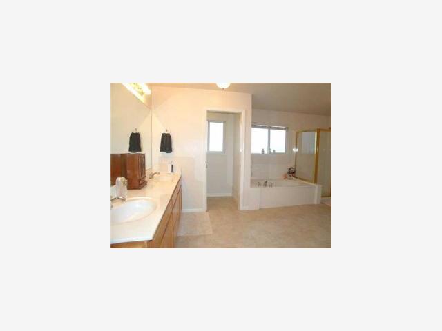 1286 Sapphire Court Ripon, CA 95366 - Photo 5 of 11 Gallery Image 5