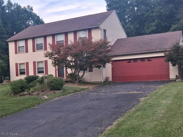 $275,000 | 2691 Elizabeth Drive Southwest, Lordstown, OH 44481