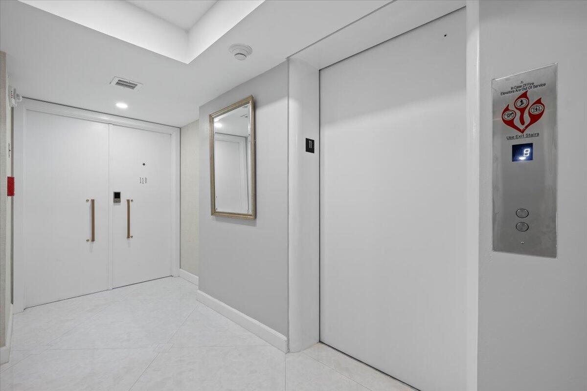 2000 South Ocean Boulevard, Unit 11D Boca Raton, FL 33432 - Photo 14 of 31 a view of an empty room