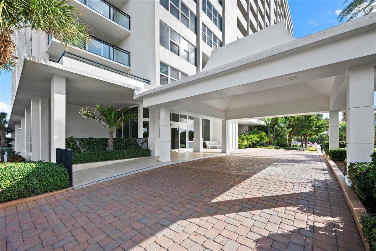 2000 South Ocean Boulevard, Unit 11D Boca Raton, FL 33432 - Photo 17 of 31 a front view of a building