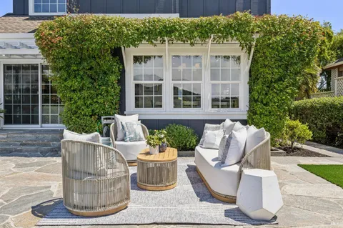 $2,695,000 | 5 Elizabeth Circle, Greenbrae, CA 94904