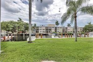 a view of a yard and entertaining space