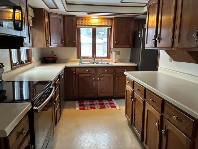 $699,900 | N6120 Cattau Beach Court, Shawano, WI 54166