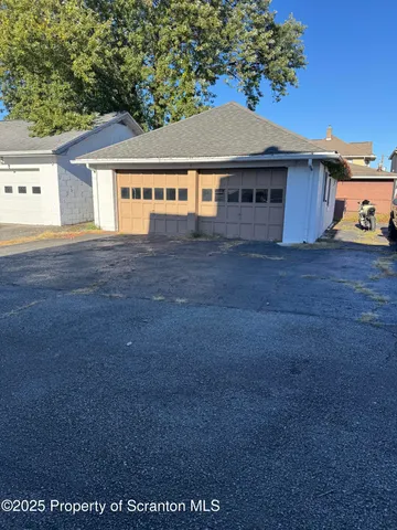 $1,400 | 407 Boyle Street, Dunmore, PA 18512