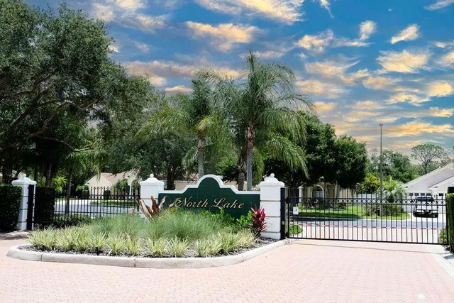 $2,800 | 1282 Paradise Lake Drive, Tarpon Springs, FL 34689