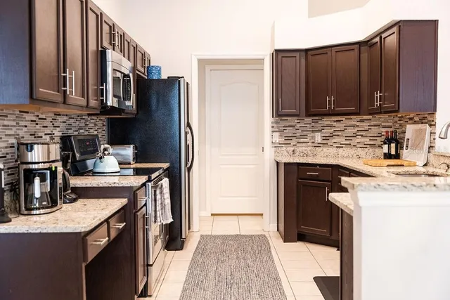 $2,800 | 1282 Paradise Lake Drive, Tarpon Springs, FL 34689