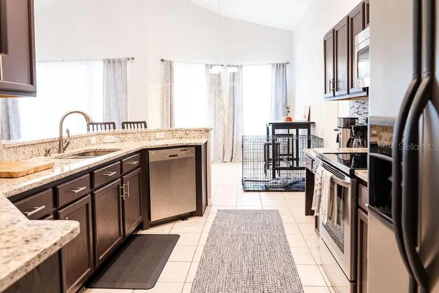 $2,800 | 1282 Paradise Lake Drive, Tarpon Springs, FL 34689